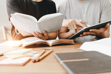 求常见运动损伤及处理（大学体育考试题）。。万分感激。。。