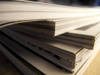 手泡完明矾之后手指指腹变黑了怎么回事啊